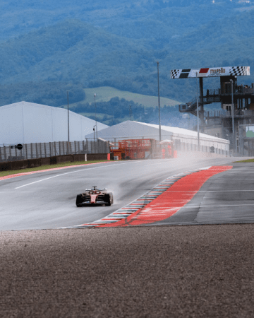 Terminati i test Pirelli al Mugello, con Leclerc e Zhou in pista dell'ultimo giorno condizionato dalla pioggia.