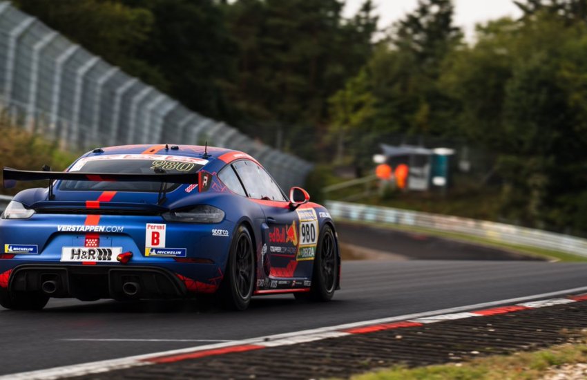 Max Verstappen ha vissuto un weekend diverso dal solito, lontano dalle monoposto di Formula 1 ma sempre con il casco ben saldo in testa al Nürburgring.