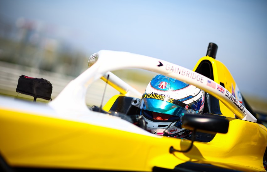 Sebastian Wheldon vince ancora a Misano conquistando la vittoria in Gara 4 di F4 Italia