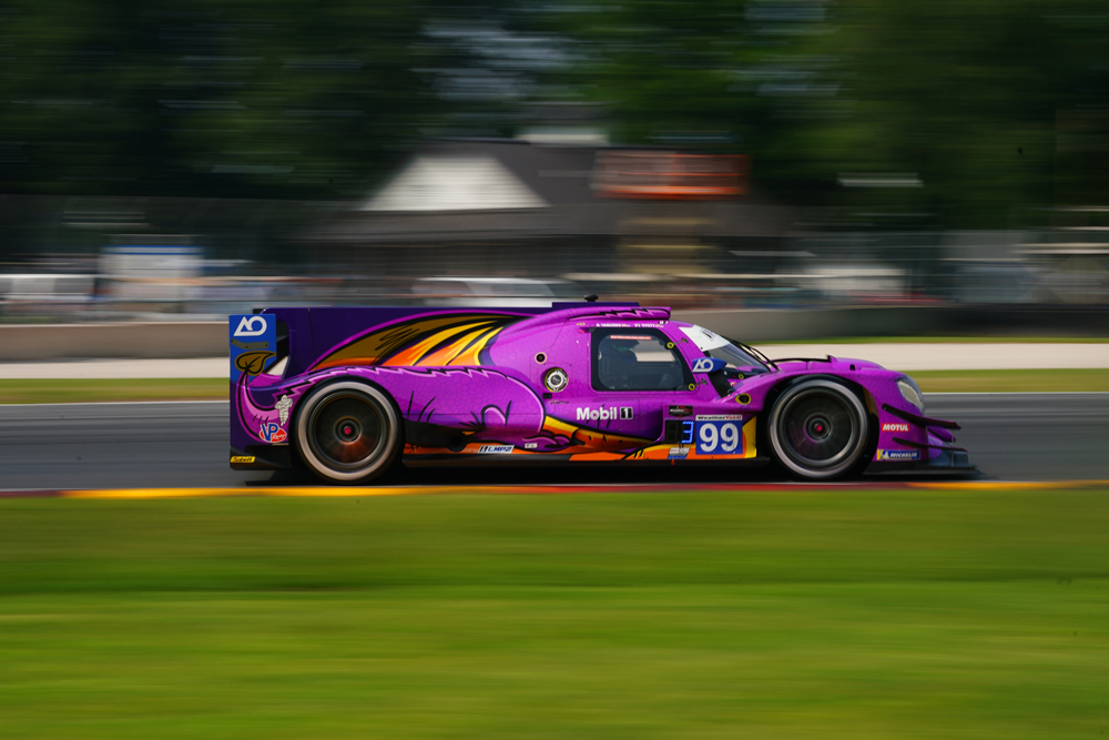 Le Prove Libere 1 della Motul Petit Le Mans 2025 hanno visto Cadillac iniziare il weekend con il piede giusto: la #31 di Whelen Engineering guidata da Aitken, Bamber e Vesti ha chiuso al comando con il miglior tempo di 1’11″260, confermandosi come riferimento sul tecnico tracciato di Road Atlanta. imsa