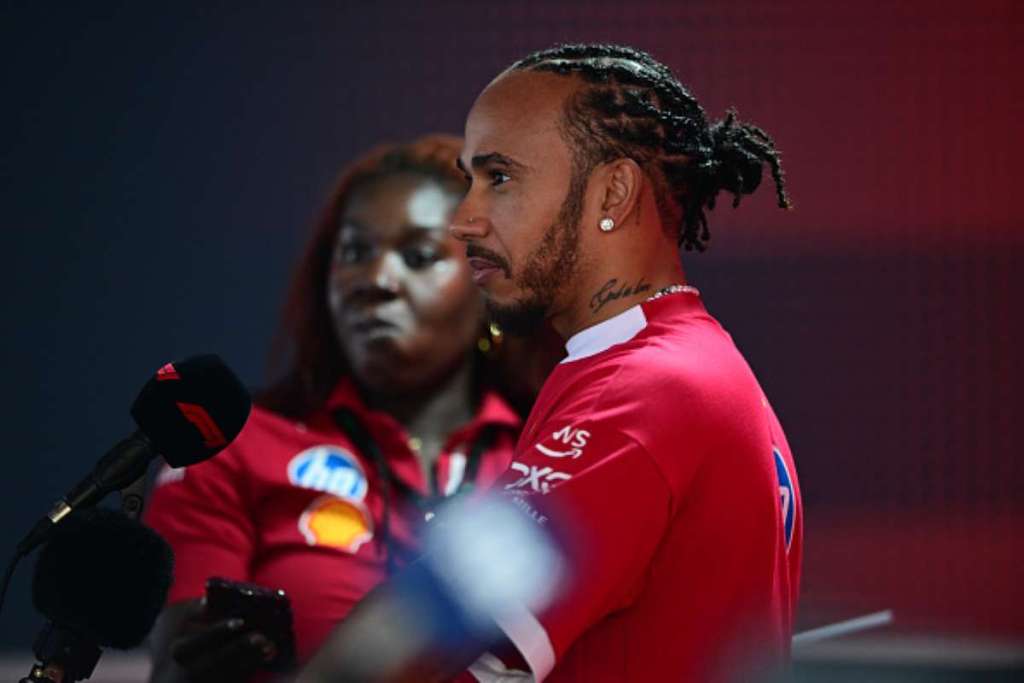 Dopo il grande successo al botteghino, F1: The Movie potrebbe non restare un caso isolato: il produttore Jerry Bruckheimer ha infatti confermato che sono già in corso le prime discussioni con Lewis Hamilton per dare vita a un possibile sequel.
