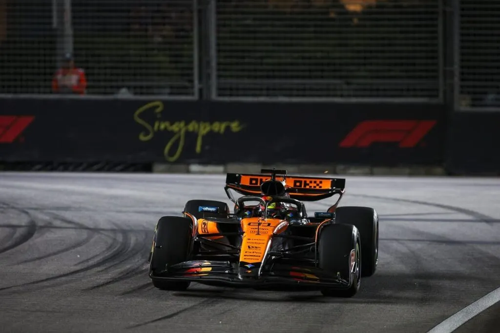 Oscar Piastri arriva a Las Vegas con un obiettivo chiaro: invertire la rotta e riaprire la lotta iridata con il compagno di squadra Lando Norris.