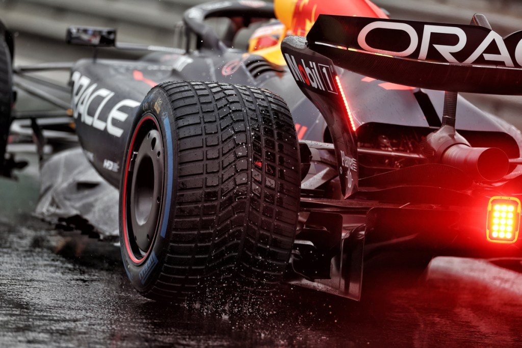 L’elemento più decisivo in quasi tutti i weekend dell’ultimo anno è diventato uno solo: le gomme Pirelli.