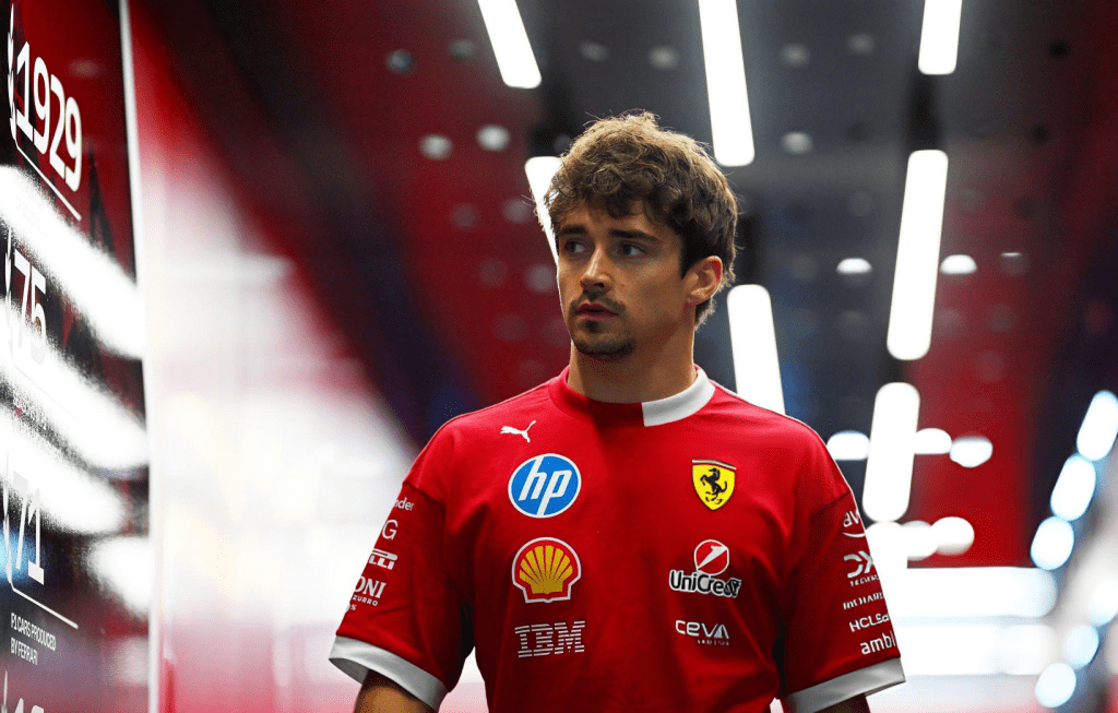 Alla vigilia del Gran Premio di Singapore, Charles Leclerc si è presentato davanti ai media con il solito mix di onestà e realismo. 