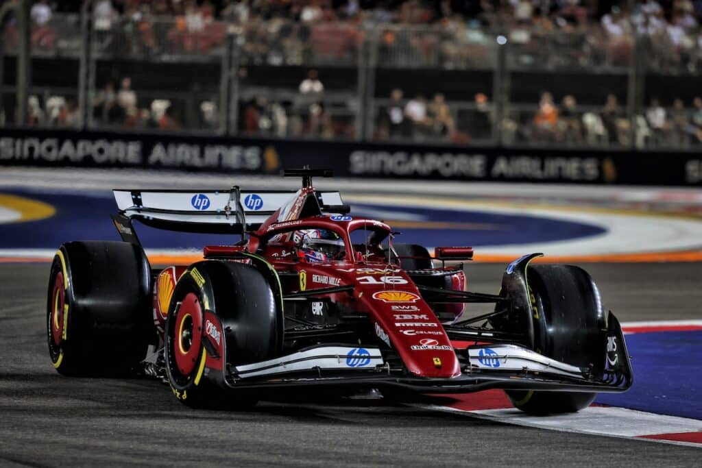 Charles Leclerc ed il momento critico della Ferrari: una vettura poco performante e nel frattempo gli avversari si allontanano troppo. 