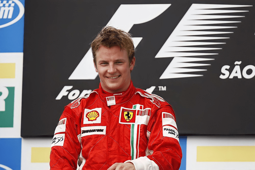 Nel 2007 Kimi Raikkonen riuscì nell’impossibile: rimontare su Lewis Hamilton nelle ultime due gare e conquistare il titolo mondiale per un solo punto. Oggi, Max Verstappen si trova in una situazione molto simile.