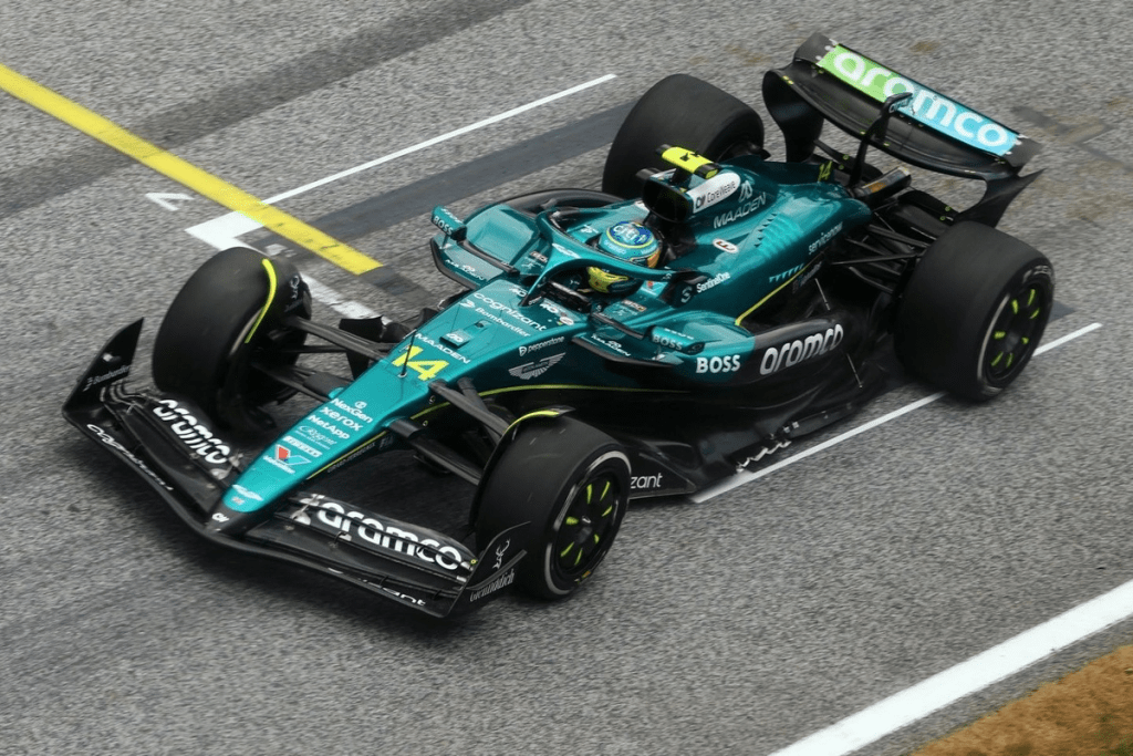 Verstappen interessato all'Aston Martin? Cowell: "Sa che stiamo andando nella giusta direzione"
