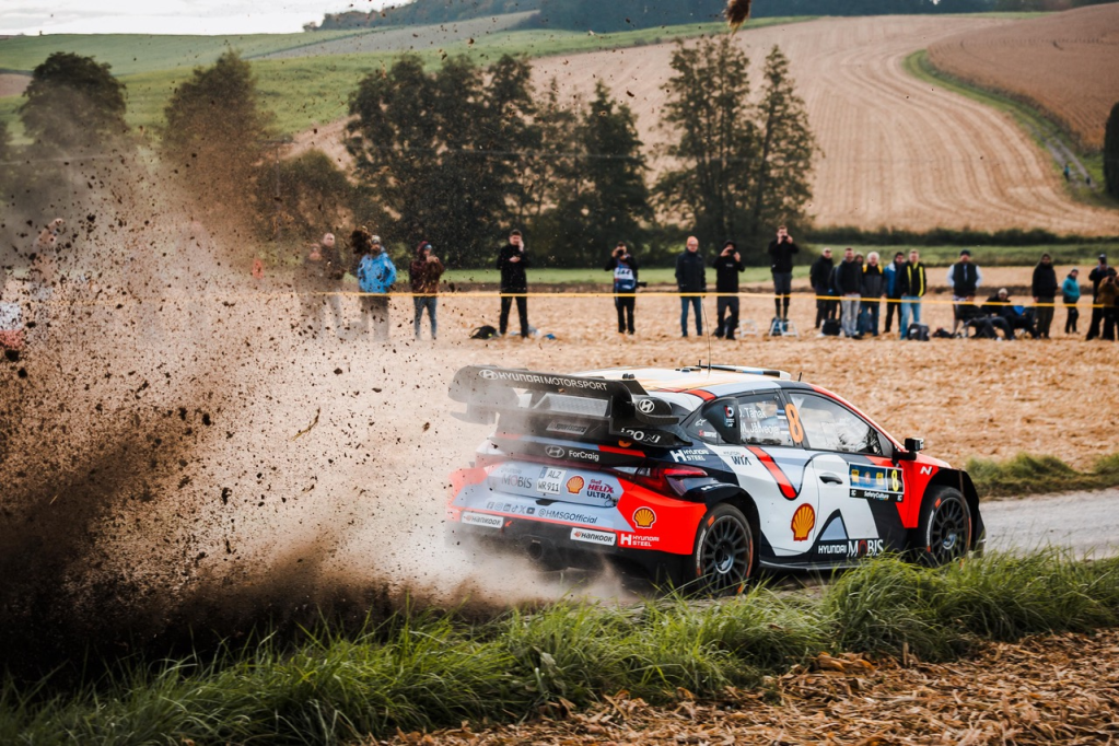 Thierry Neuville chiude in testa lo shakedown del Central European Rally (CER). Appuntamento alle ore 14:30 per l'inizio del rally.