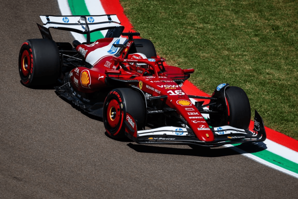 Leclerc spegne i rumors sul suo futuro: "Voglio vincere in Ferrari"