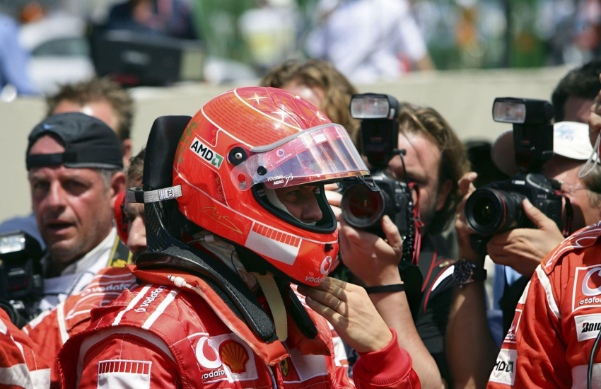 C’è un momento, in ogni grande storia, in cui le luci iniziano ad abbassarsi. Non è un attimo preciso, ma una sensazione che nasce dentro: dolce, malinconica, inevitabile. Il 22 ottobre 2006, ad Interlagos, Michael Schumacher disputava l'ultimo Gran Premio in Ferrari.