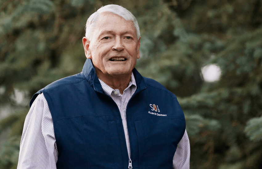 John Malone, uno dei nomi più influenti del panorama mediatico internazionale, ha annunciato che lascerà la carica di presidente di Liberty Media e Liberty Global all’inizio del 2026.