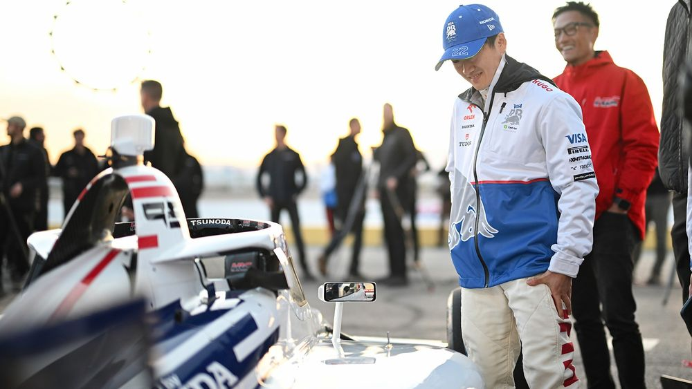Il futuro di Yuki Tsunoda potrebbe presto cambiare direzione: il pilota giapponese, in bilico tra la conferma in Red Bull e l’addio alla Formula 1, sarebbe nel mirino di Dale Coyne Racing per un possibile approdo in IndyCar con il supporto diretto di Honda.