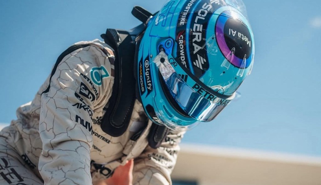 George Russell analizza la lotta per il titolo, indicando McLaren come favorita ma senza escludere Verstappen e Red Bull.