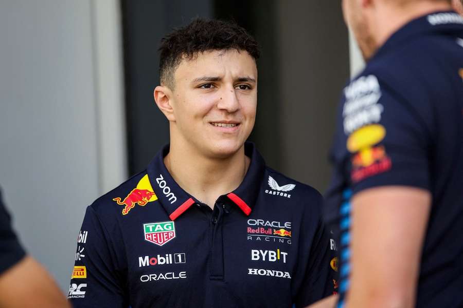 Lawson non convince a pieno, e Hadjar è orientato verso la Red Bull per il post Tsunoda. In casa Racing Bulls la questione piloti è un rompicapo ancora tutto da risolvere.