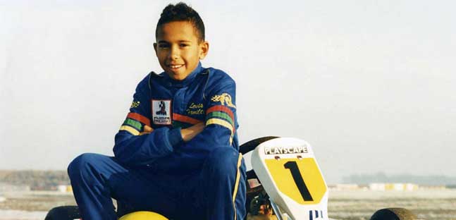 La storia è scritta, Lewis Hamilton è sette volte campione del mondo. Lì sul gradino più alto della Formula 1, proprio accanto a Michael Schumacher.