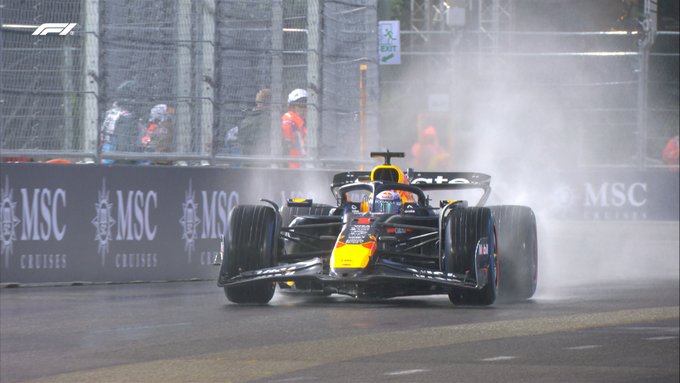 Lando Norris vola sul bagnato: con un giro perfetto si è preso la pole a Las Vegas davanti a Verstappen e Sainz. La Ferrari delude ancora con Hamilton 20° e Leclerc 9°. 