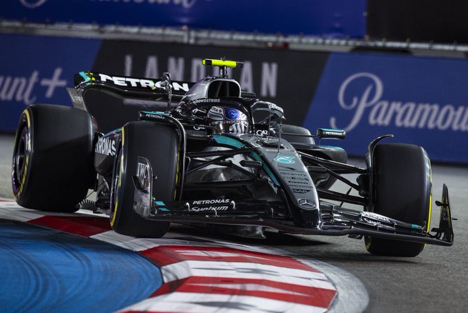 Kimi Antonelli si prende la scena sotto le luci di Las Vegas. Costretto a partire 17° dopo una qualifica complicata, penalizzato di 5 secondi per partenza anticipata, l'italiano è riuscito ad arrivare 5° con una gara magistrale. 