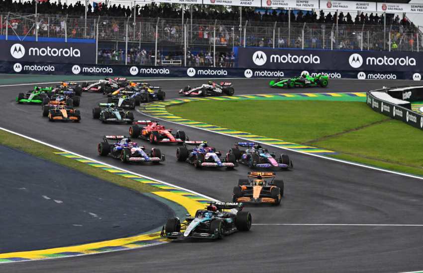 La proposta della F1 di introdurre due soste obbligatorie per gara non convince i team, che temono possa ridurre la libertà strategica e rendere le corse meno imprevedibili.