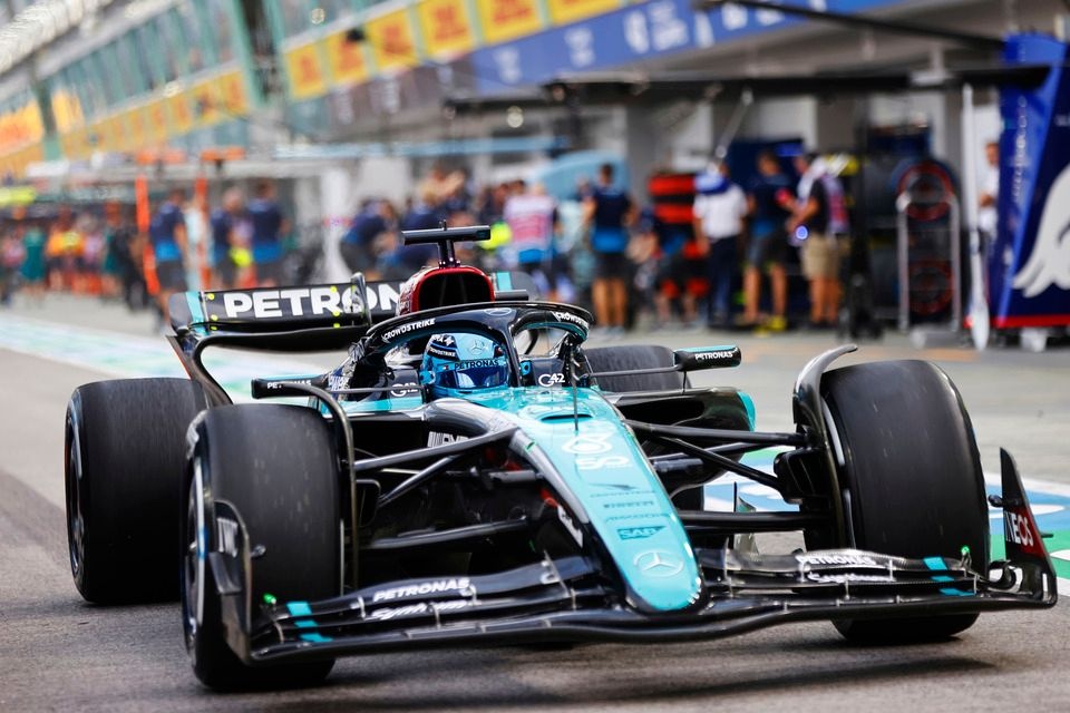 Il team di Stoccarda è forte dell'attuale secondo posto nel campionato costruttori, che verrà difeso con le unghie e i denti nelle ultime 3 gare della stagione. Nonostante ciò, il vero obiettivo di Mercedes rimane la prossima stagione.