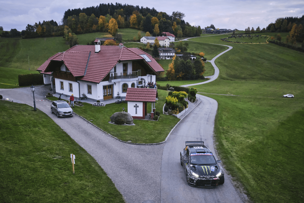 Oliver Solberg sarà pilota ufficiale Toyota nel 2026, prendendo il posto di Kalle Rovanperä e completando una line-up che unisce esperienza e giovani talenti.