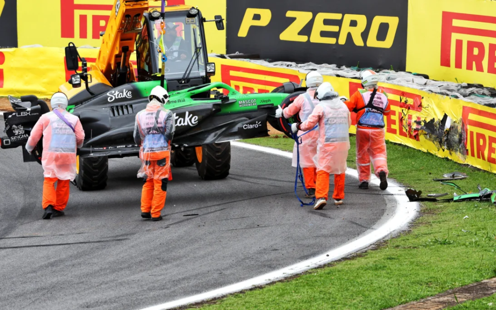 Franco Colapinto non le ha mandate a dire dopo il Gran Premio del Brasile: il pilota argentino ha difeso Gabriel Bortoleto, finito fuori al primo giro, accusando apertamente Lance Stroll di essere il responsabile del contatto.