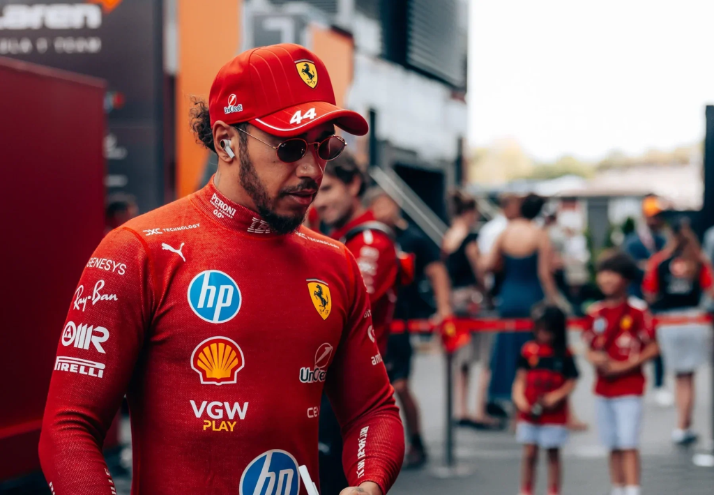 Mentre la Ferrari fatica a ritrovare competitività, Montoya punta il dito su frustrazione, squilibri nel team ed un futuro meno certo del previsto.