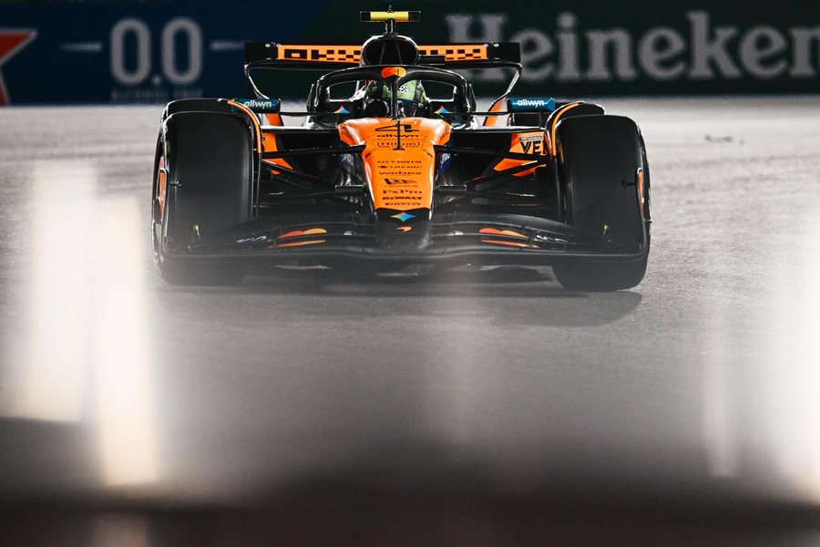 Nuovo terremoto nel Mondiale di Formula 1: al termine del GP di Las Vegas, le verifiche tecniche hanno portato alla squalifica delle due McLaren di Norris e Piastri, stravolgendo classifica e scenari iridati.