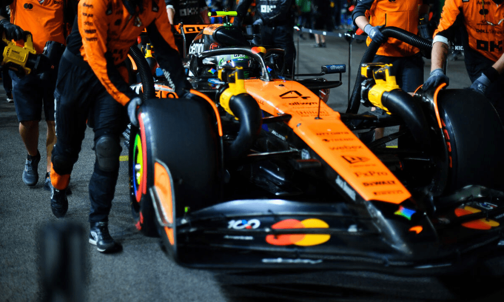 F1, GP Las Vegas: McLaren squalificate, che rimonta di Antonelli!