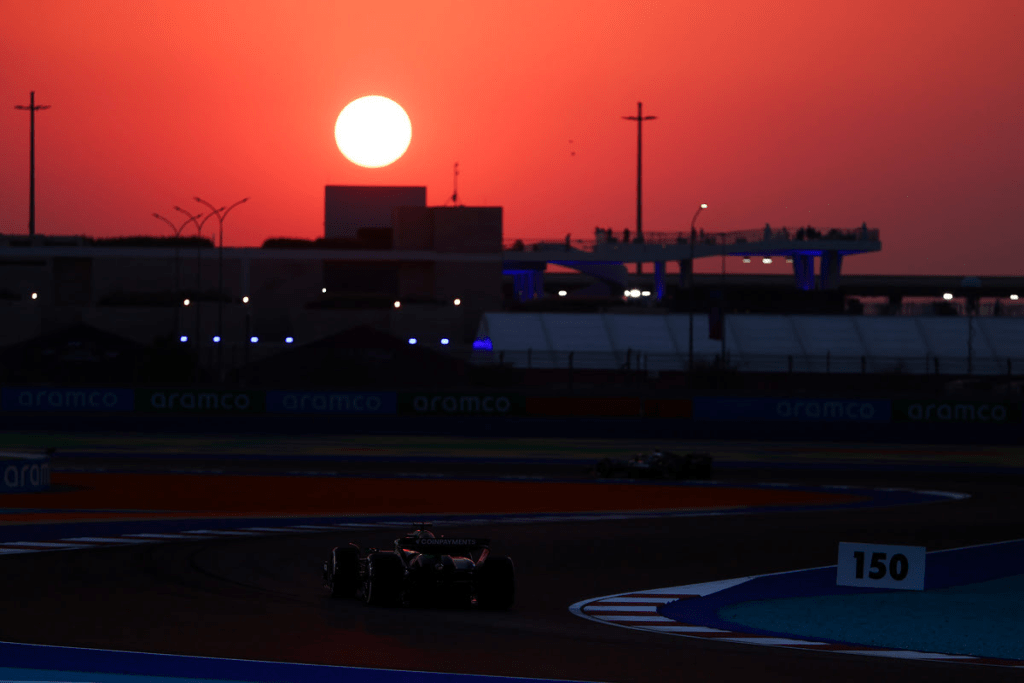 Il weekend del Gran Premio del Qatar si apre con un nuovo campanello d’allarme per Pirelli. 