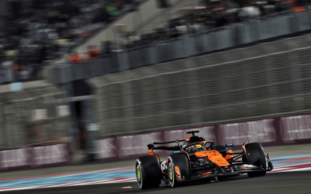 In Qatar Oscar Piastri torna in pole position dopo settimane difficili. Ritrova il buon feeling con la sua McLaren e si dice pronto a vincere.