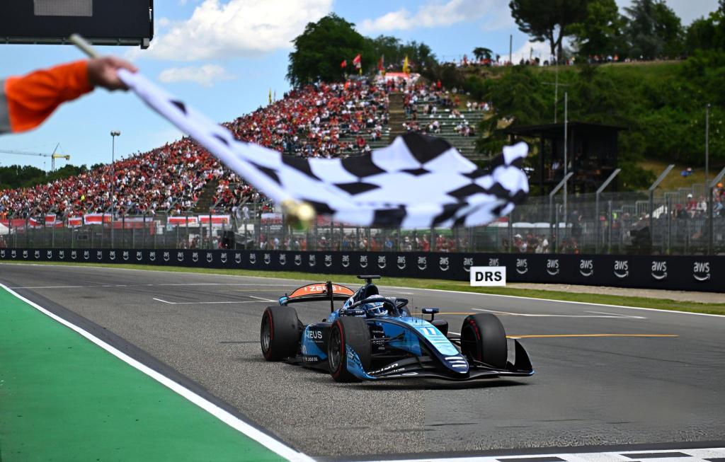 Il campionato di Formula 2 si è concluso ad Abu Dhabi e, con esso, giungono puntuali i Top e Flop della stagione 2025: chi sono stati i migliori ed i peggiori piloti di quest'anno in F2?