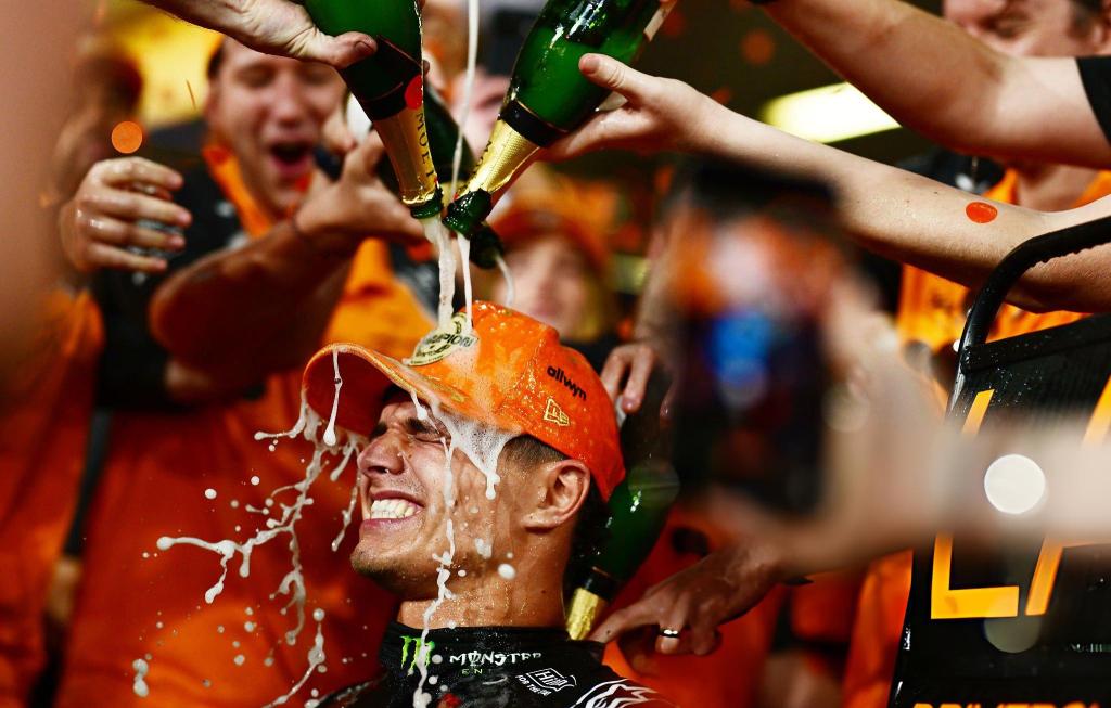 L'emblema del famoso "never give up" e la forza di dimostrare di valere l'affetto del pubblico: Lando Norris, il brutto anatroccolo Campione del Mondo di Formula 1