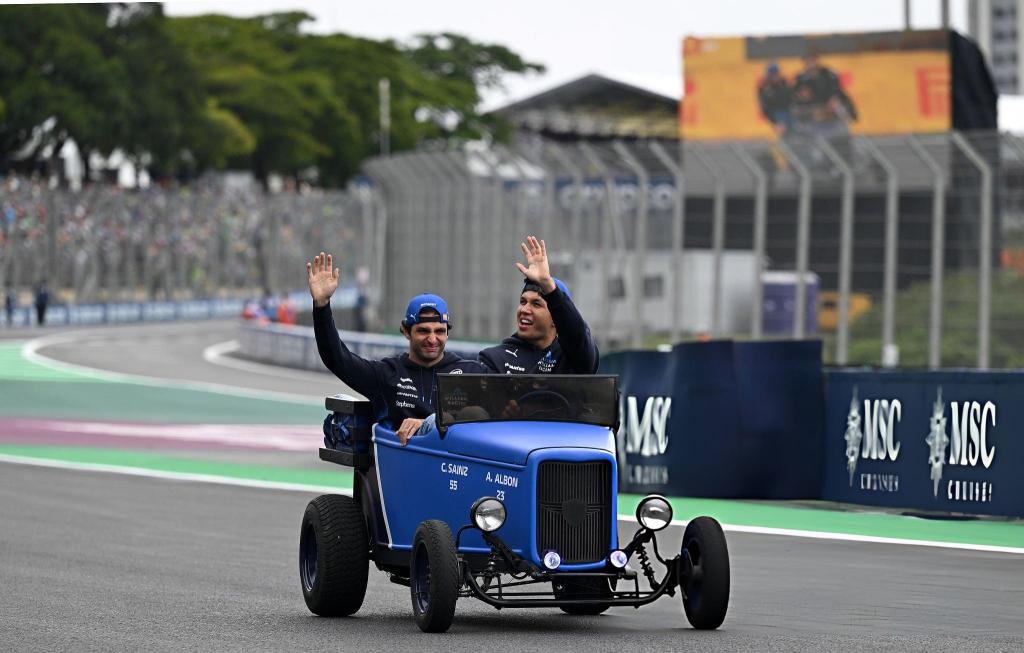 Con le ultime ufficialità è ora completo il quadro generale della prossima stagione di F1: andiamo a vedere insieme chi sono i 22 piloti che comporranno gli 11 team del 2026