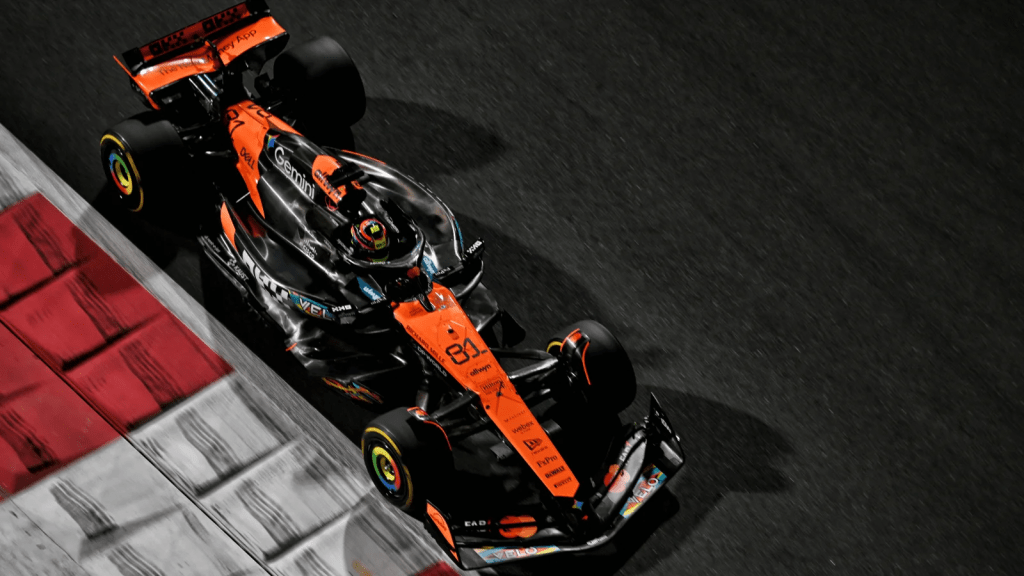 Oscar Piastri chiude un venerdì più complesso del previsto, ma nonostante il poco tempo in pista e una simulazione di qualifica sottotono, l’australiano guarda con ottimismo al sabato decisivo.