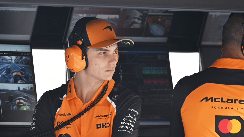 Oscar Piastri chiude un venerdì più complesso del previsto, ma nonostante il poco tempo in pista e una simulazione di qualifica sottotono, l’australiano guarda con ottimismo al sabato decisivo.