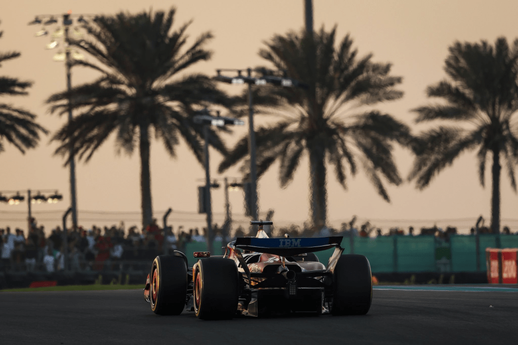 Secondo Leclerc, il 2025 è stata una delle sue stagioni più complicate fino ad ora in F1. Il monegasco ha parlato anche delle aspettative per la prossima stagione e dell'importanza di lavorare isolandosi dalle notizie che circolano intorno alla Ferrari.