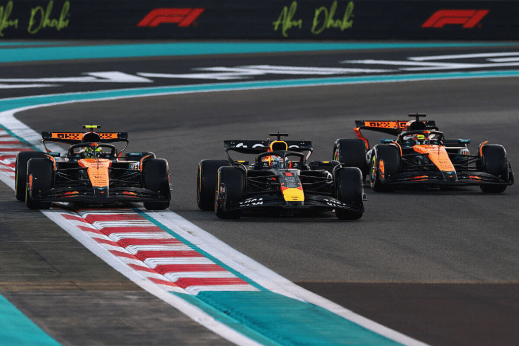 Verstappen vince ma non basta, ad Abu Dhabi Norris è campione del mondo!