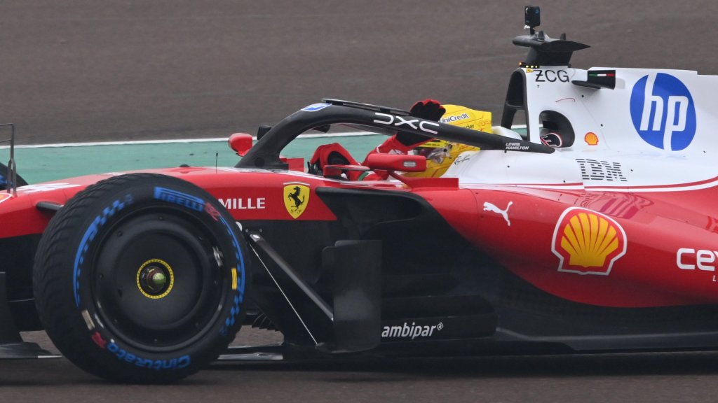 Dopo la presentazione della SF-26, Hamilton racconta le sensazioni del ritorno in pista...