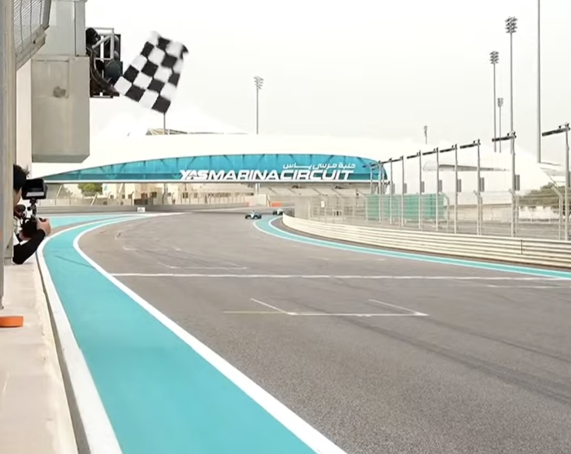Al Dhaheri vince gara 1 del secondo round stagionale della FRME. Paura per Feldmann Neto che si ribalta completamente causando una bandiera rossa...