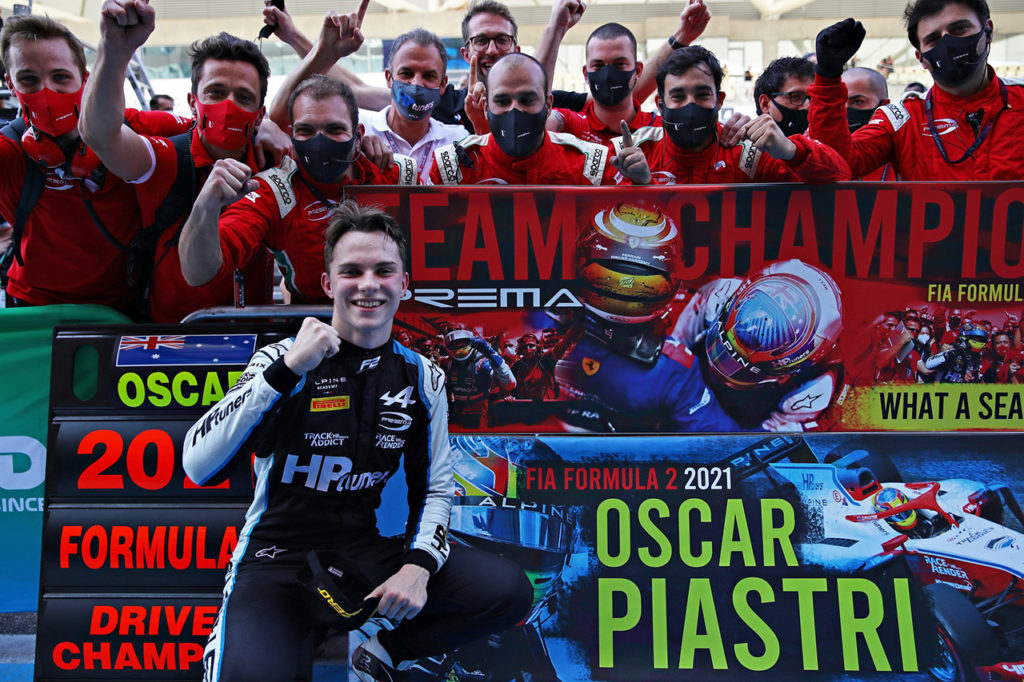 La Formula 2 non è solo una palestra di talento per aspiranti campioni, ma un ecosistema complesso in cui team, contesto e scelte strategiche possono fare la differenza tra una carriera lanciata verso la Formula 1 e un’occasione mancata.