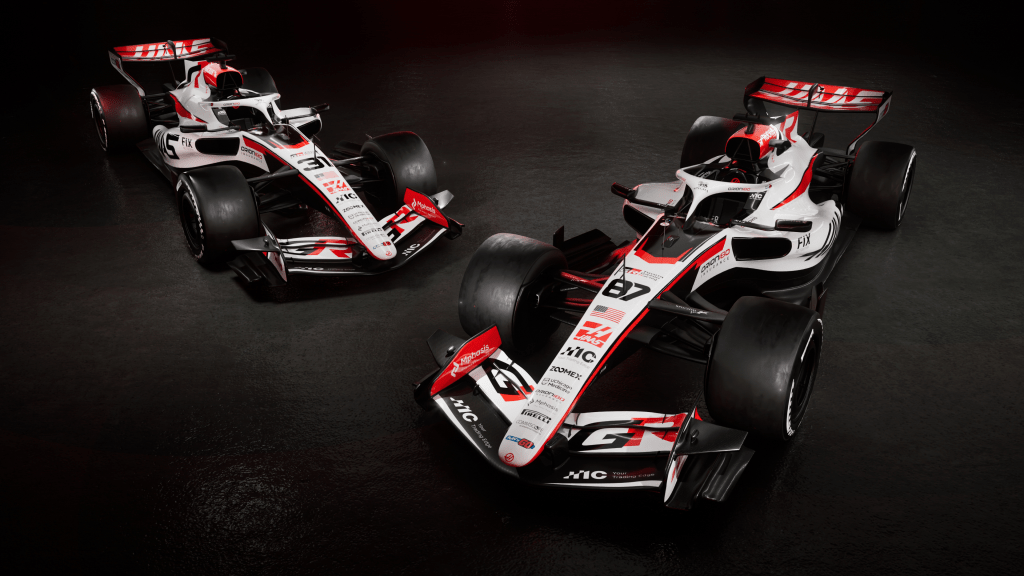 Con la presentazione della VF-26, la Haas inaugura la stagione 2026 di Formula 1 mostrando sul web le prime forme della nuova monoposto e avviando ufficialmente l’era regolamentare che attende il Mondiale.