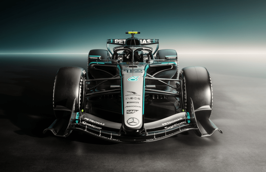 La Mercedes anticipa il design della monoposto 2026 e ufficializza una partnership pluriennale con Microsoft, puntando su innovazione tecnologica e continuità tecnica e sportiva.
