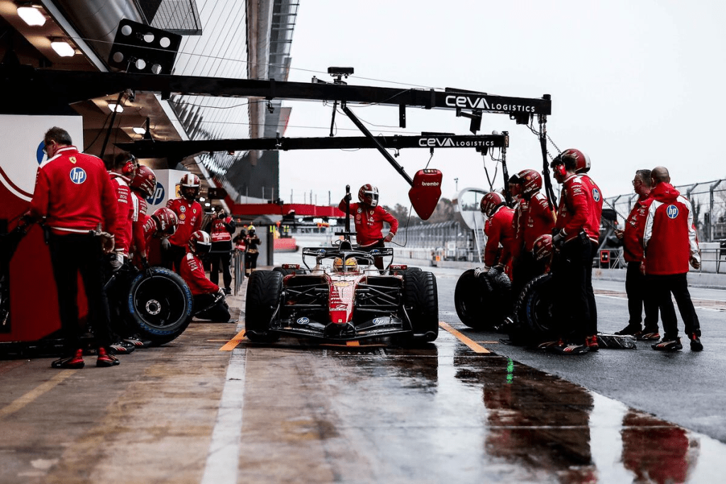 Tra prestazioni incoraggianti e attenzione ai prossimi sviluppi, Hamilton e Ferrari si dicono soddisfatti, per partire con entusiasmo ma senza illusioni.