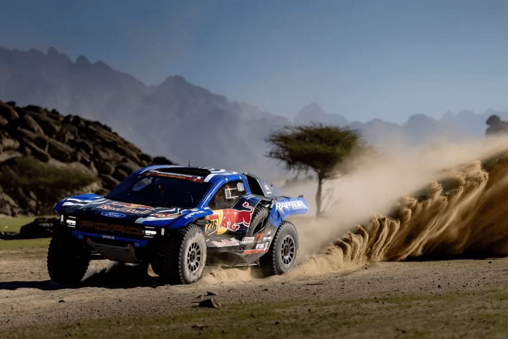 Nasser Al-Attiyah domina la penultima prova della Dakar tra Al Henakiyah e Yanbu e si avvia verso il sesto successo personale nel rally raid più famoso al mondo, trascinando Dacia Sandriders al trionfo.