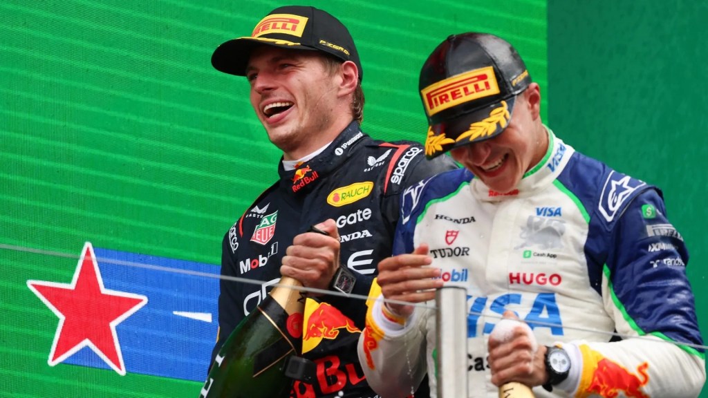 Secondo Johnny Herbert, Max Verstappen potrebbe non essere tra i protagonisti nella stagione 2026 e il suo compagno di squadra Hadjar potrebbe dargli del filo da torcere.