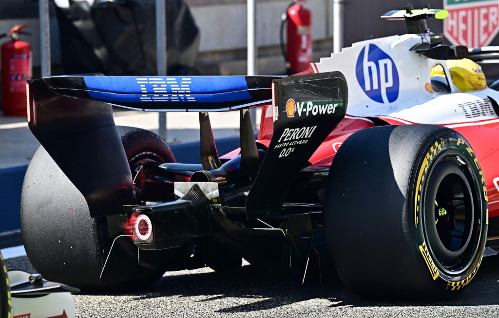 Ferrari, Hamilton suona la carica: "Obiettivo vincere"