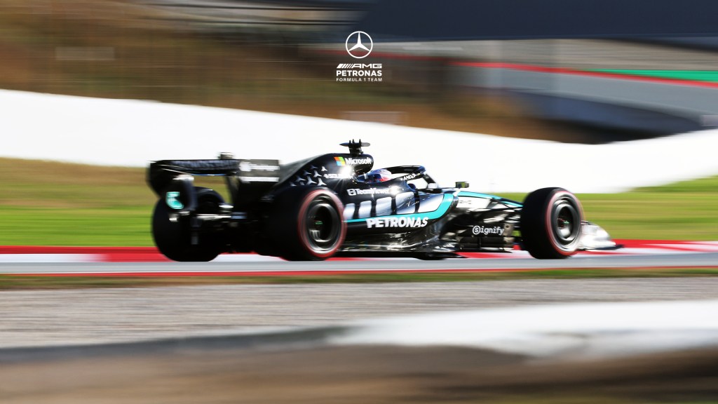 Russell resta prudente con la W17, ma punta al confronto diretto con Verstappen e la Red Bull per una stagione 2026 al vertice...