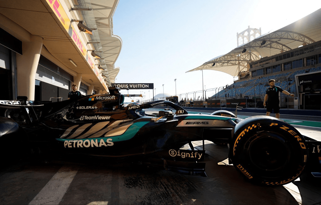 George Russell è convinto che Mercedes debba continuare a lavorare sodo per presentarsi al meglio a Melbourne in quella che potrebbe essere una lotta a quattro squadre.