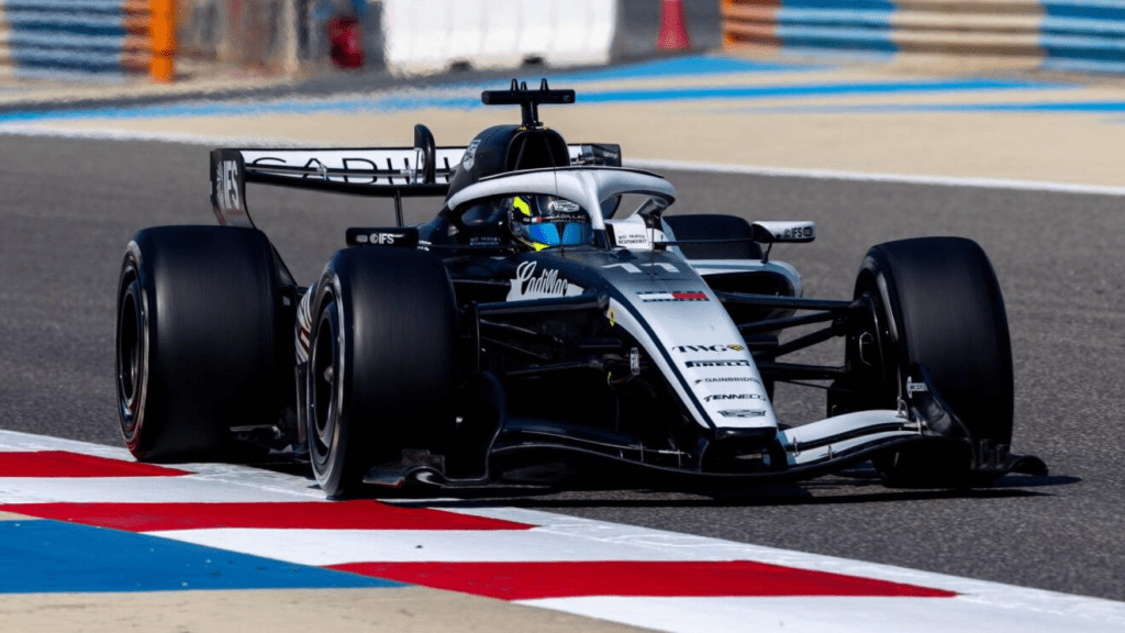 Cadillac ha annunciato che la prima macchina di Formula 1 della sua storia onorerà la figura di Mario Andretti, che ha lavorato tanto per avere la scuderia americana sulla griglia di partenza.