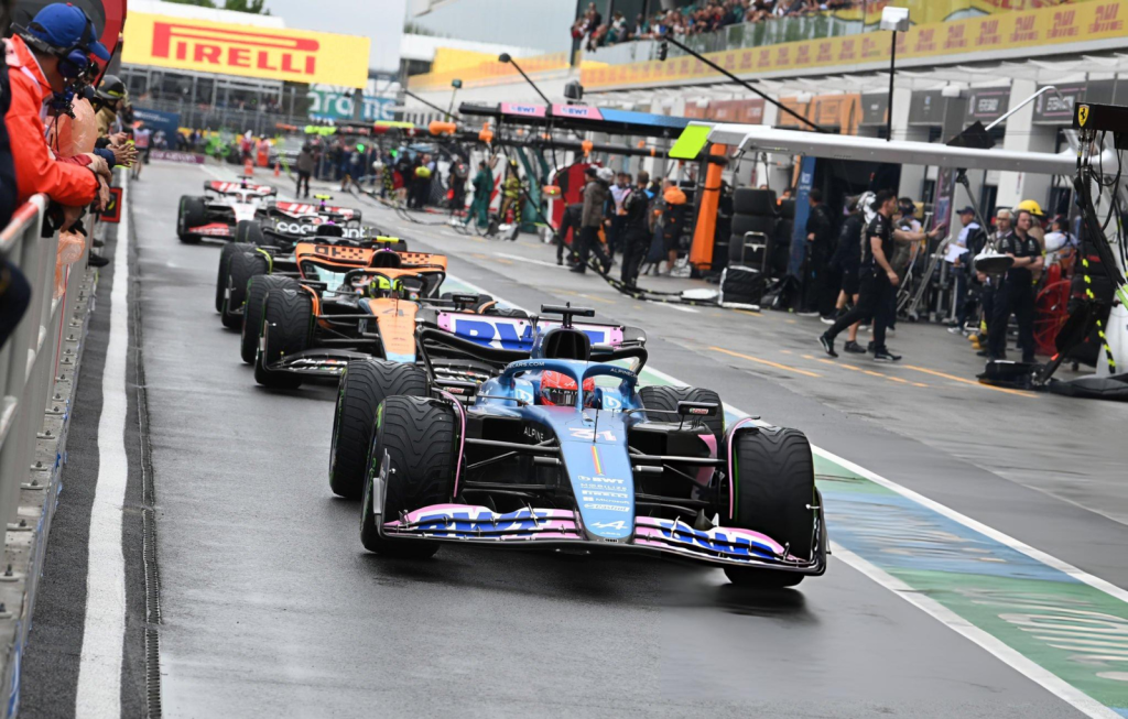 Esteban Ocon ribadisce che il titolo resta l’obiettivo di carriera e che ogni scelta è orientata a costruire un futuro da protagonista.